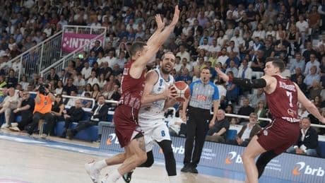 Basket, Brescia, serata magica. Batte Trapani 3-0 e conquista la prima finale scudetto della sua storia
