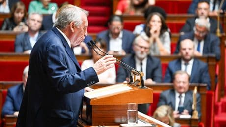 Crise politique : la dette souffre, les actions aussi