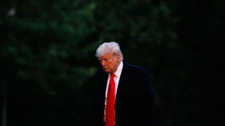 Trump carga ahora contra las empresas americanas: amenaza a Amazon, Apple y Walmart