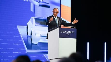 Autoindustrie: IAA: Schulterschluss gegen das Verbrennerverbot