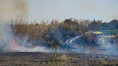LIVE | Nog steeds vele honderden brandweerlieden bezig met bosbrand in Zuid-Frankrijk