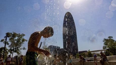 Las muertes por las altas temperaturas ya superan a las del año pasado: 2.405