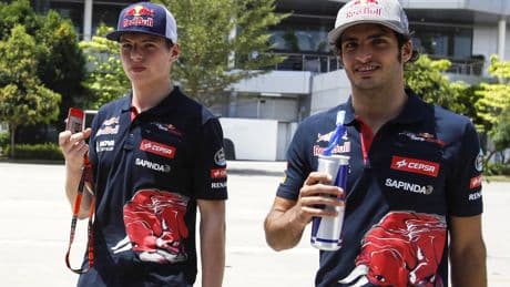El recuerdo de Carlos Sainz sobre su etapa como compañero de Max Verstappen: &quot;No lo pasé tan mal&quot;