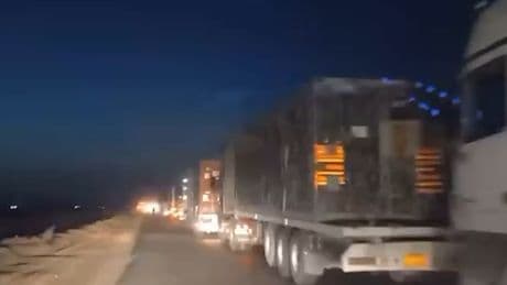 Suriye'de dikkat çeken görüntü! 200 tır üslere geri çekildi