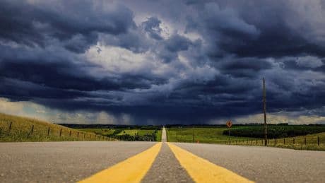 Life-threatening winds up to 130 km/h prompts warning in Edmonton, northern Alberta
