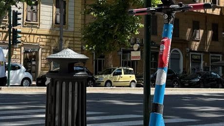 Von Auto erfasst - Auf dem E-Roller! Deutscher (27) stirbt bei Unfall in Rom