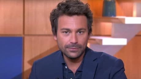 "Plus honte de le dire": Bertrand Chameroy révèle avoir été absent de "C à Vous" à cause d'une dépression