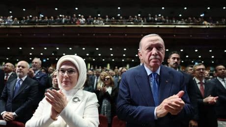 Emine Erdoğan: “En Uzun Gece” destanı, o eşsiz direnişi bir kez daha yüreklerimize nakşetti