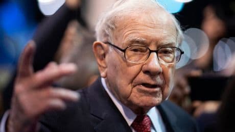 "Le commerce ne doit pas être une arme": le milliardaire Warren Buffet s'attaque à Donald Trump