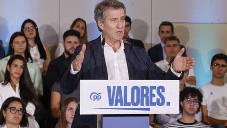 NO Feijóo llama a "rebelarse" para superar la decadencia política