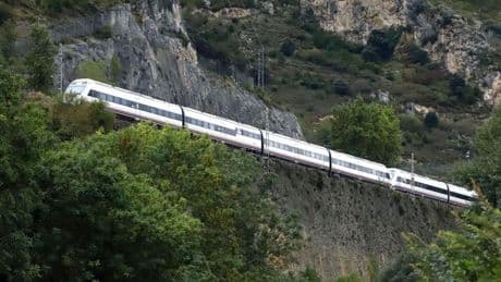Adjudican el primer tramo del TAV entre Burgos y Vitoria por 390 millones