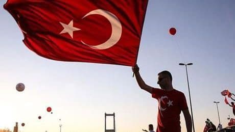 Ünlülerden 15 Temmuz Demokrasi ve Milli Birlik Günü paylaşımları