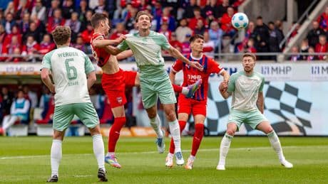 Werder bastelt am Kader - Eine Vertrags-Verlängerung und zwei Gerüchte