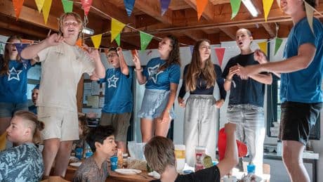 Op dit zomerkamp leren tieners online weerbaar te zijn. ‘Je telefoon voelt een beetje als een gevangenis’