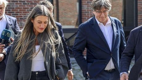 Junts pacta con el PSOE la obligación de que las empresas de más de 250 empleados atengan en catalán incluso fuera de Cataluña