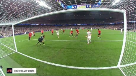 Los dos goles anulados al Real Madrid y el audio del VAR que indigna al Bernabéu
