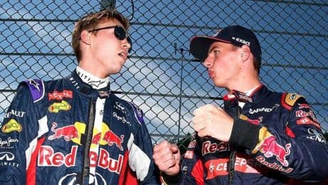 La vida actual de Daniil Kvyat, el piloto al que Verstappen 'robó' el sitio en Red Bull, la novia y su hija que lo trata como un padre