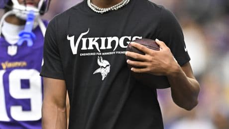 Vikings ‘seriously exploring’ trade for veteran receiver — three potential candidates