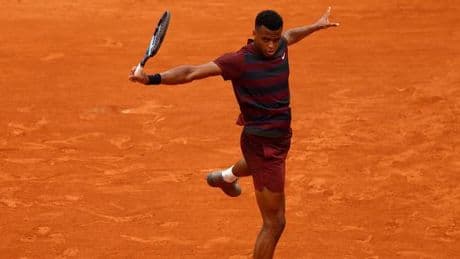 En direct | Roland-Garros 2025 : Giovanni Mpetshi Perricard, premier Français en lice, se relance