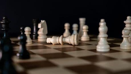 Taliban verbieten Schach in Afghanistan – der Grund ist bizarr