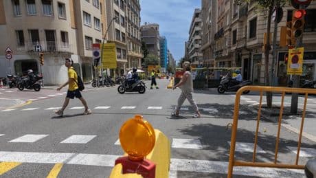 La calle Muntaner estará cortada más de un año por las obras de la L8