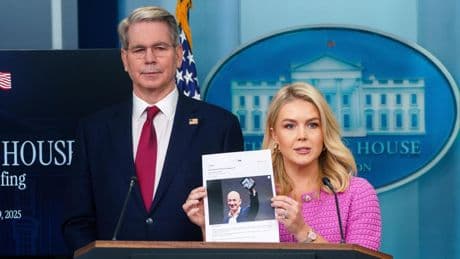 Choque entre Trump y Jeff Bezos: la Casa Blanca carga contra Amazon por señalar el coste de los aranceles en sus productos