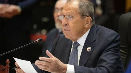 Lavrov: "Irrealistici i colloqui in Vaticano"