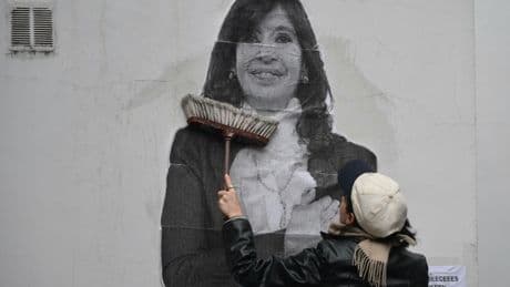 Argentine : Buenos Aires paralysé en soutien à l’ancienne présidente Cristina Kirchner, détenue chez elle