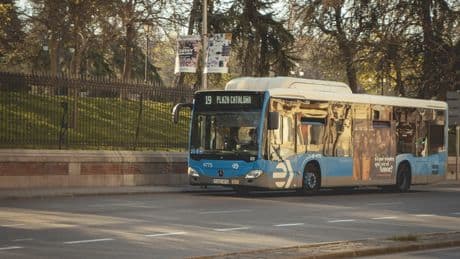 La EMT de Madrid refuerza nueve líneas de autobús durante los fines de semana por la Feria del Libro