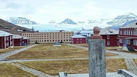 Le isole Svalbard dove la guerra è ancora fredda | Foto