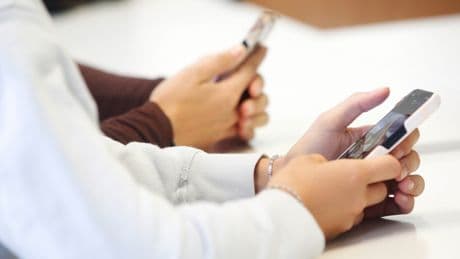Schon ab Juni: Zehntausende Schüler dürfen ihr Handy nicht mehr benutzen