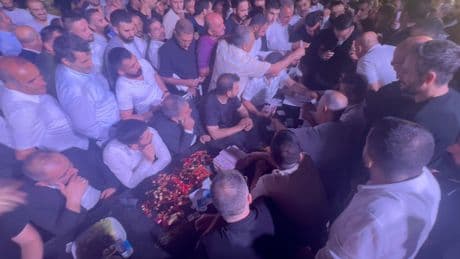 Aşiret düğününde gelin ve damada adeta servet takıldı