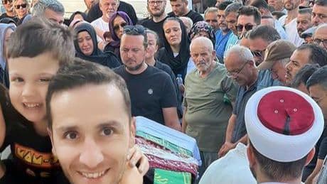Edirne'de eşi tarafından öldürülen Didem ve oğlu Doruk gözyaşları içinde toprağa verildi
