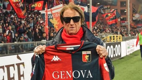 Sidio Corradi, morto a 80 anni l'ex bomber del Genoa: il "George Best" rossoblù. A Bologna vinse uno Scudetto