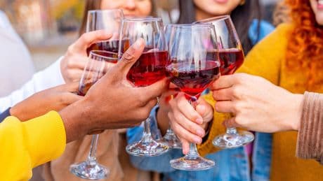 Aux Etats-Unis, les femmes boivent davantage d'alcool, au grand dam des médecins