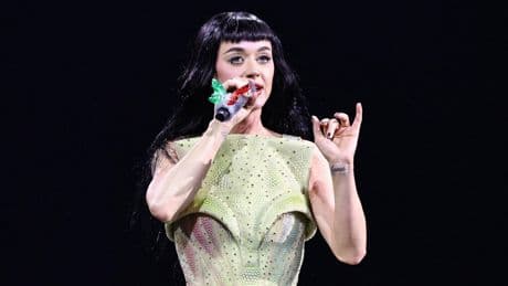 Une fan de 12 ans de Katy Perry fait un malaise sur scène lors de son concert à Détroit