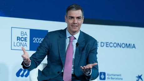 Sánchez anuncia una consulta pública sobre una operación privada: la OPA de BBVA a Banco Sabadell