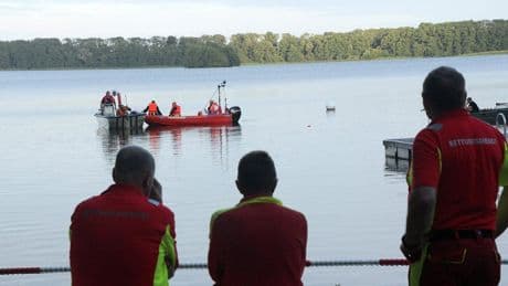 Tragödie in Mecklenburg-Vorpommern - Urlauber (73) stirbt im Badesee