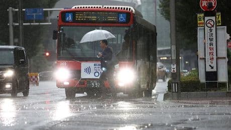 Emiten una orden de evacuación en las costas de Japón por lluvias torrenciales en plena ola de calor