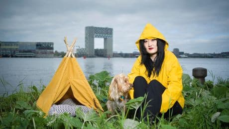 Tv-maker Kelly-Qian van Binsbergen reisde naar Guiyang, de Chinese stad waar ze geadopteerd werd: ‘Ik had dáár moeten opgroeien’