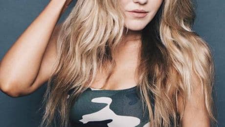 Influencer ed ex miss Arizona, chi è Erika, la moglie di Charlie Kirk