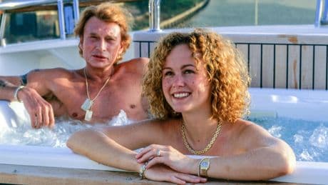 Dans les secrets de la guerre sanglante sur les biopics de Johnny Hallyday