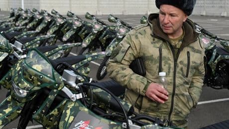 Russian soldiers are replacing tanks with motorcycles