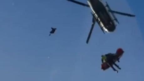 El marido de la senderista muerta en Toledo se jugó la vida para intentar salvarla: el vídeo del durísimo rescate