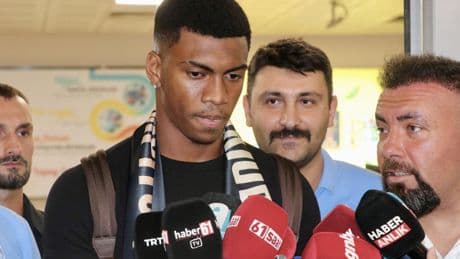 Trabzonspor'un anlaşmaya vardığı Filipe Augusto, Trabzon'a geldi