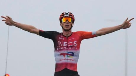 Tour de France, nel tappone pireneico vince Arensman. Wingegaard stuzzica ma Pogacar comanda