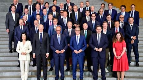 Dax-Chefs werben für Deutschland