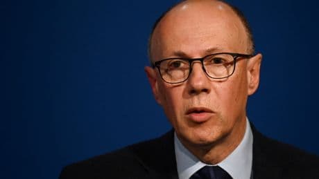 Retiring NHS England boss says cancer treatment on ‘cusp of golden era’