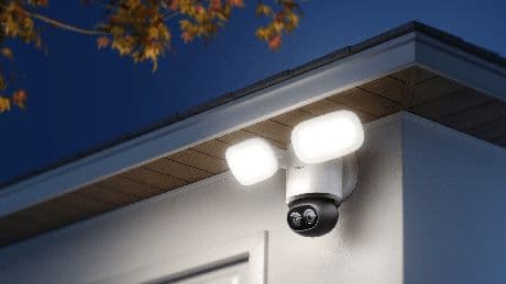 Reolink&#8217;s new floodlight cam has 360 vision and on-device AI