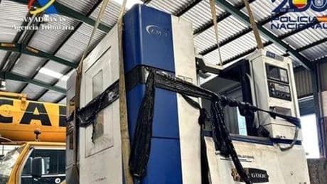 La Policía Nacional descubre 513 kilos de cocaína ocultos en un torno industrial en una nave de Mérida